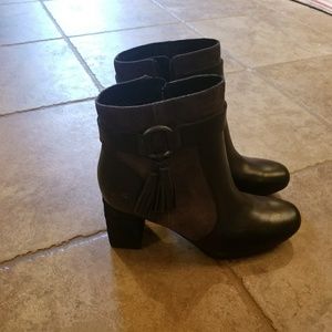 Beautiful black boots!